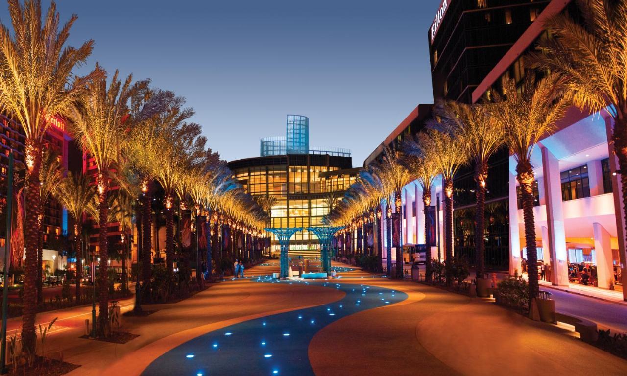 Best Western Plus Raffles Inn & Suites Anaheim Exteriér fotografie