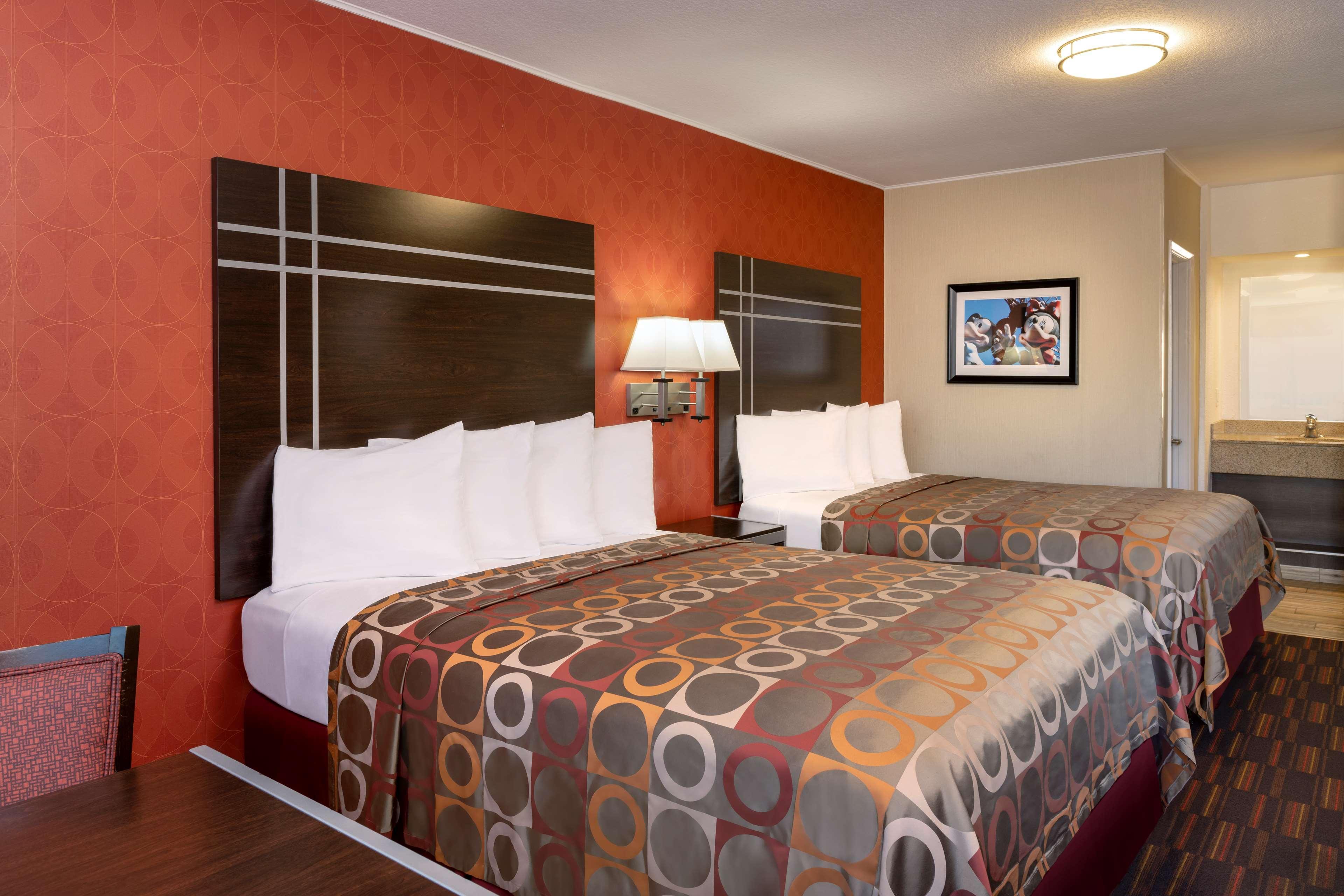 Best Western Plus Raffles Inn & Suites Anaheim Exteriér fotografie