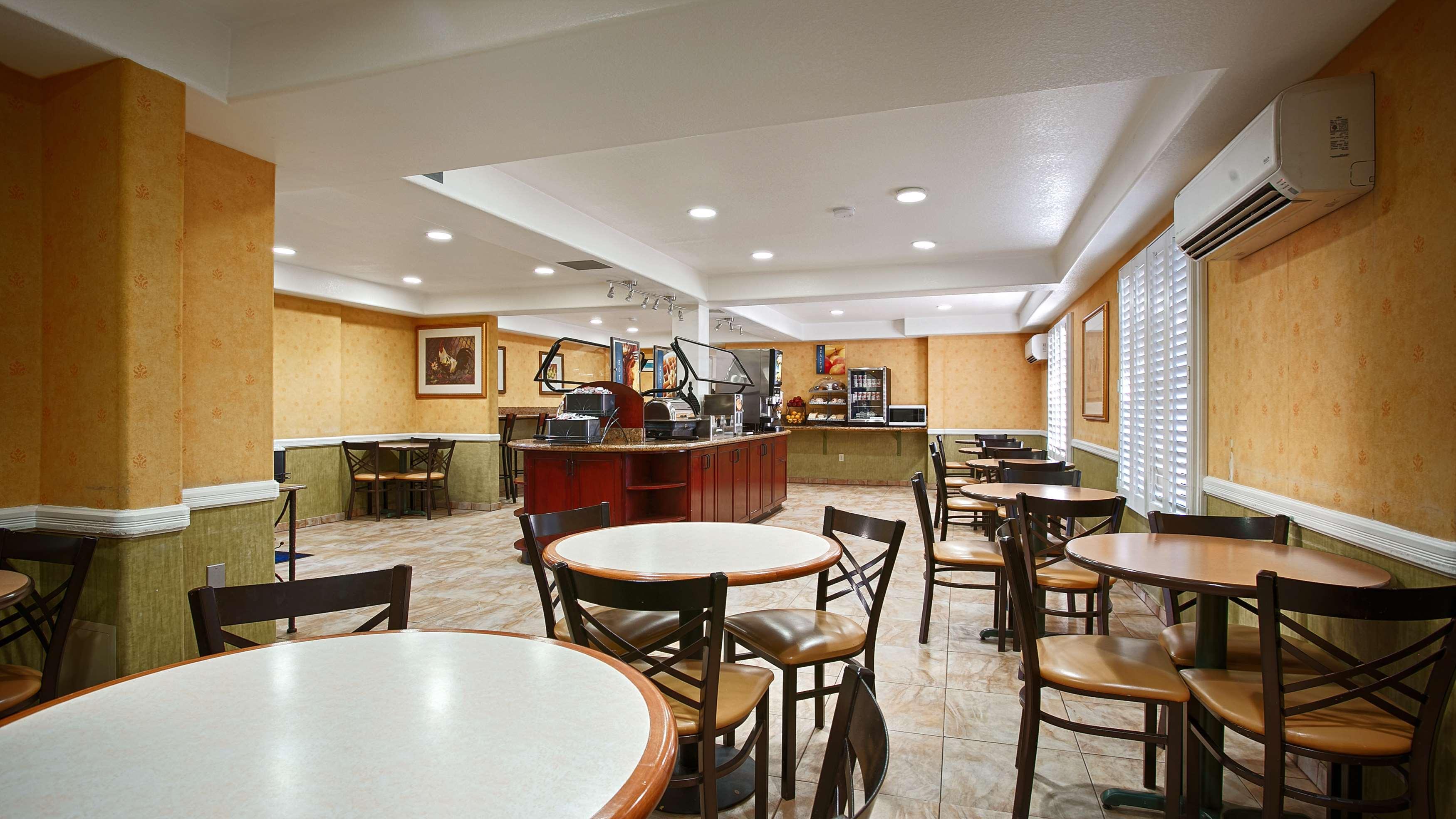 Best Western Plus Raffles Inn & Suites Anaheim Exteriér fotografie