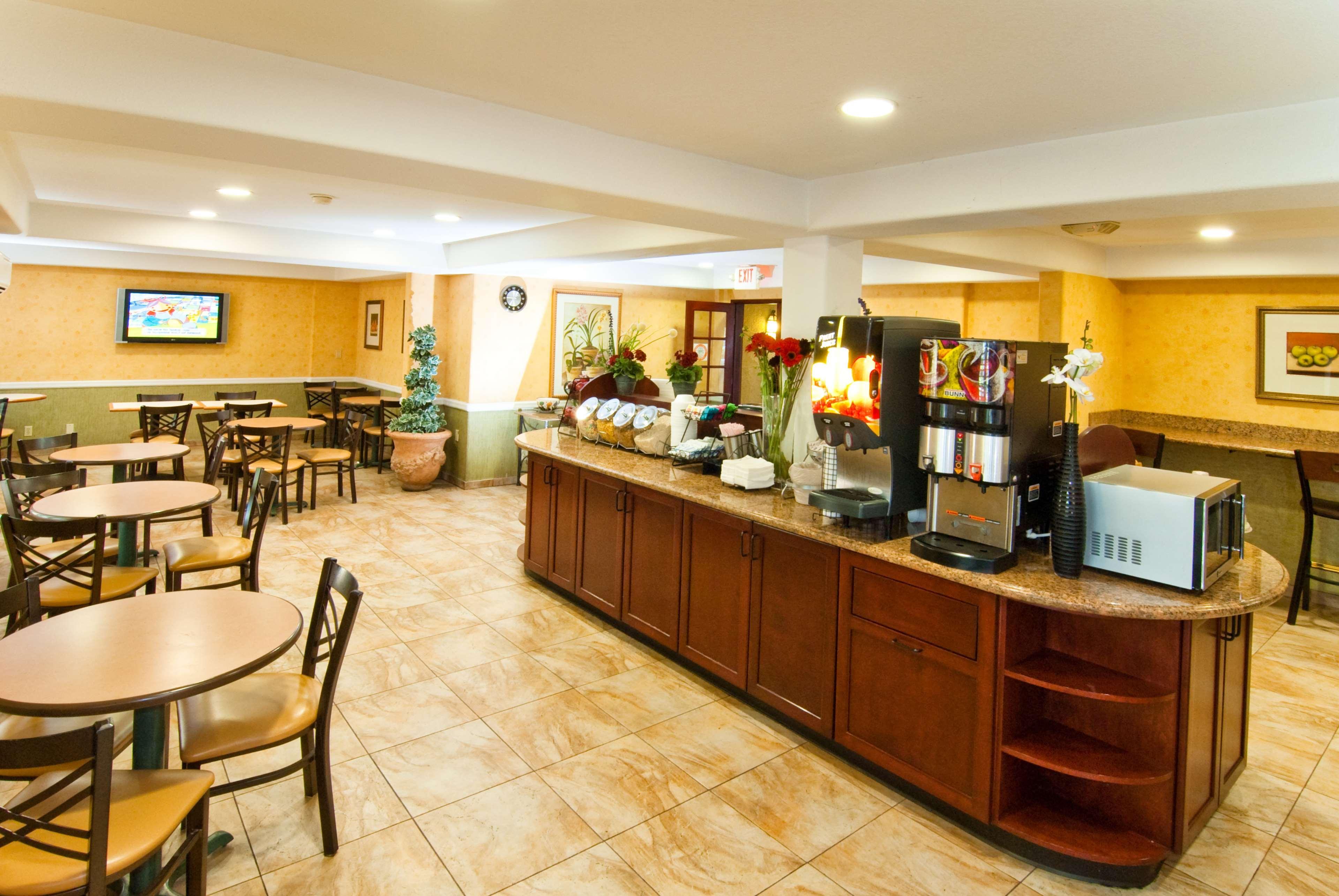 Best Western Plus Raffles Inn & Suites Anaheim Exteriér fotografie