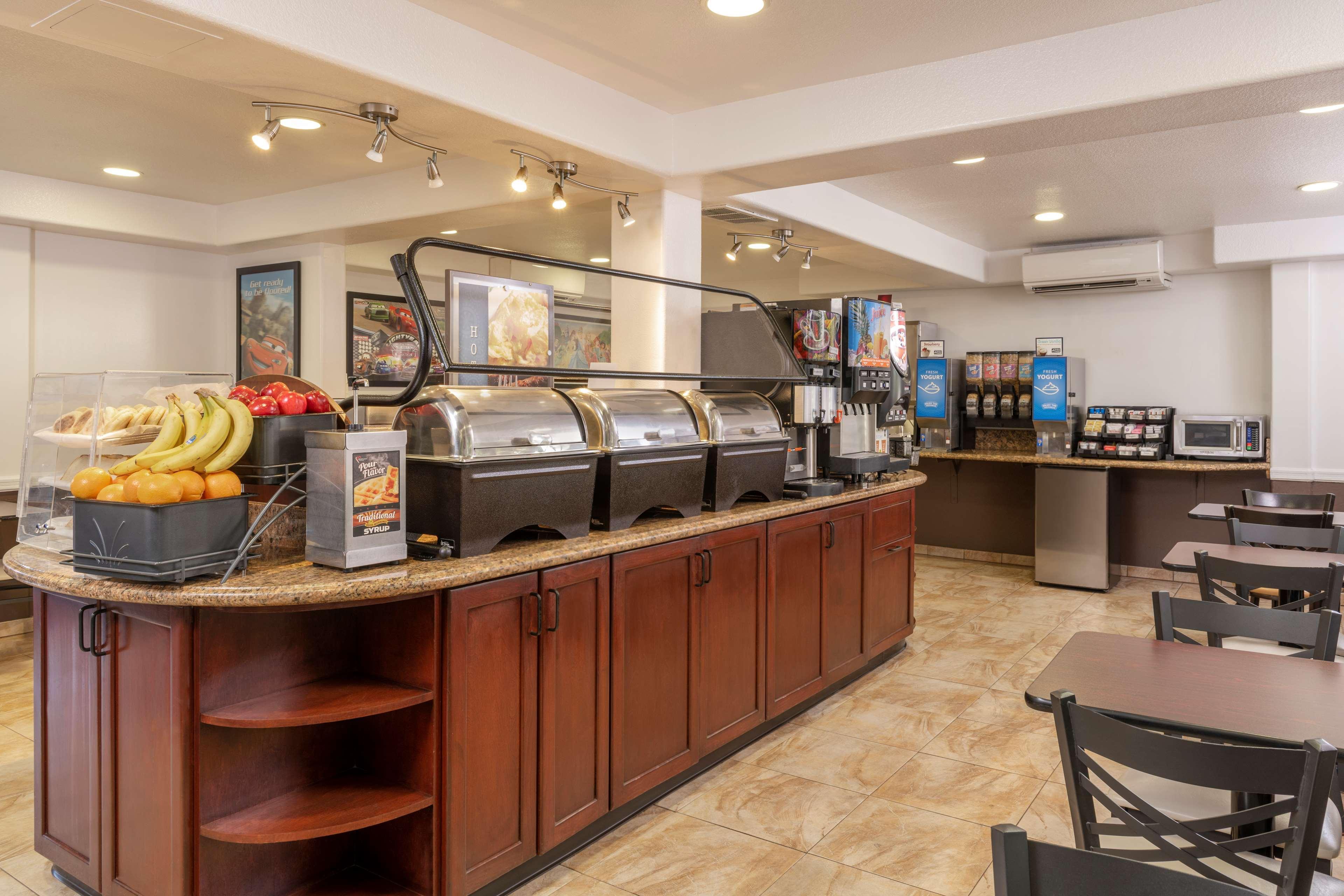 Best Western Plus Raffles Inn & Suites Anaheim Exteriér fotografie