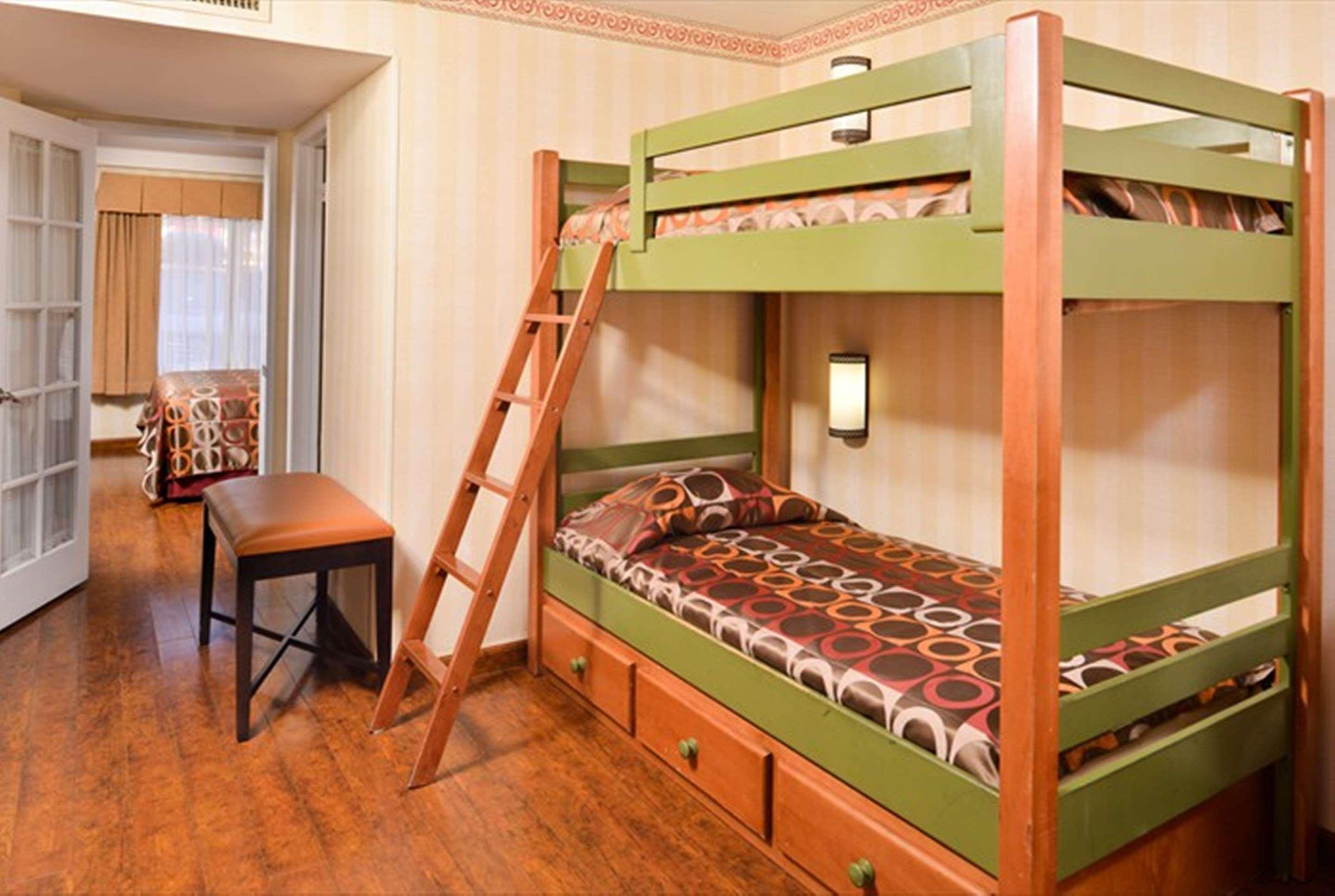 Best Western Plus Raffles Inn & Suites Anaheim Exteriér fotografie