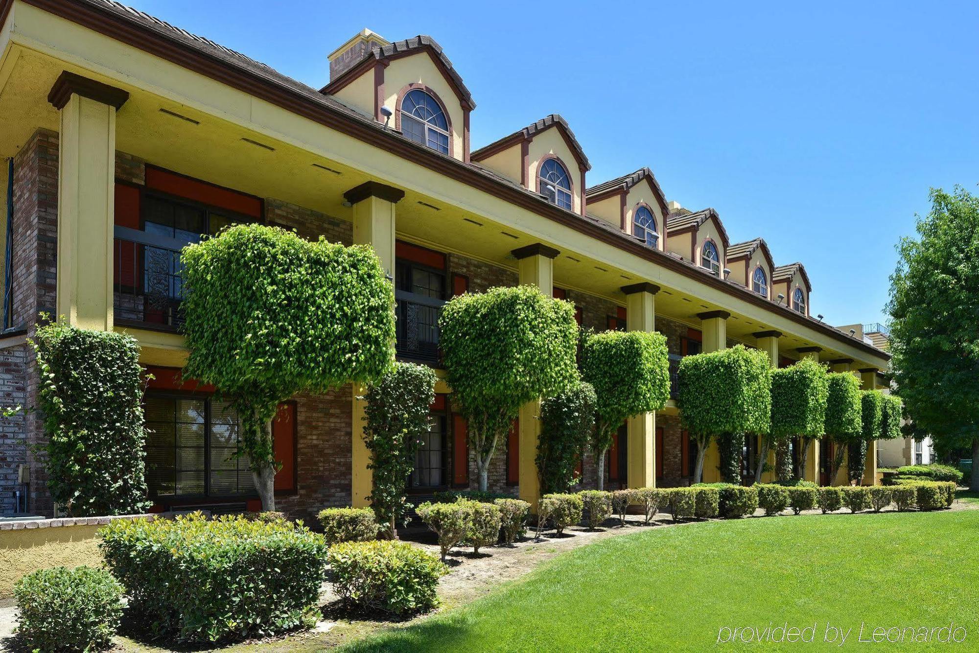 Best Western Plus Raffles Inn & Suites Anaheim Exteriér fotografie