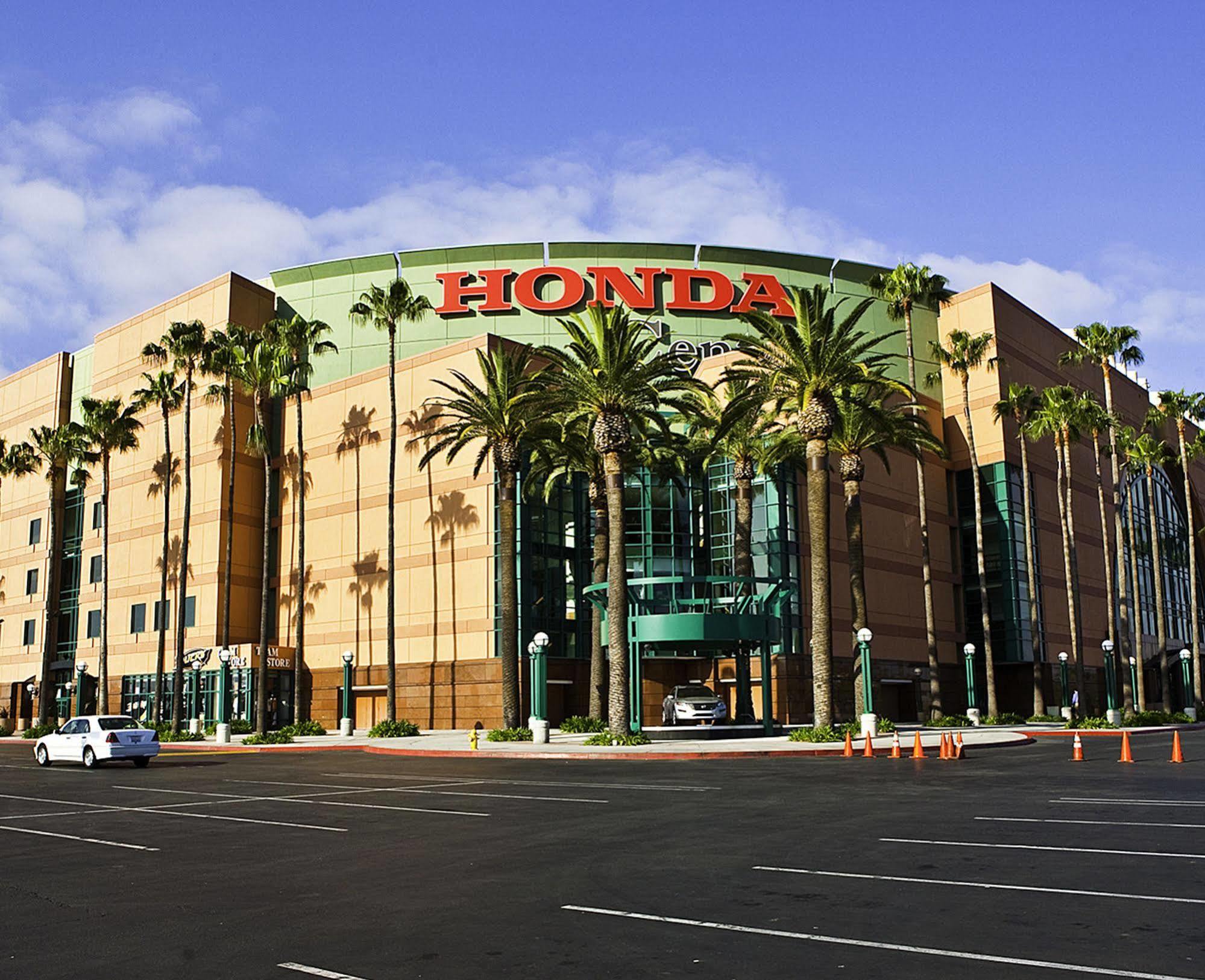 Best Western Plus Raffles Inn & Suites Anaheim Exteriér fotografie