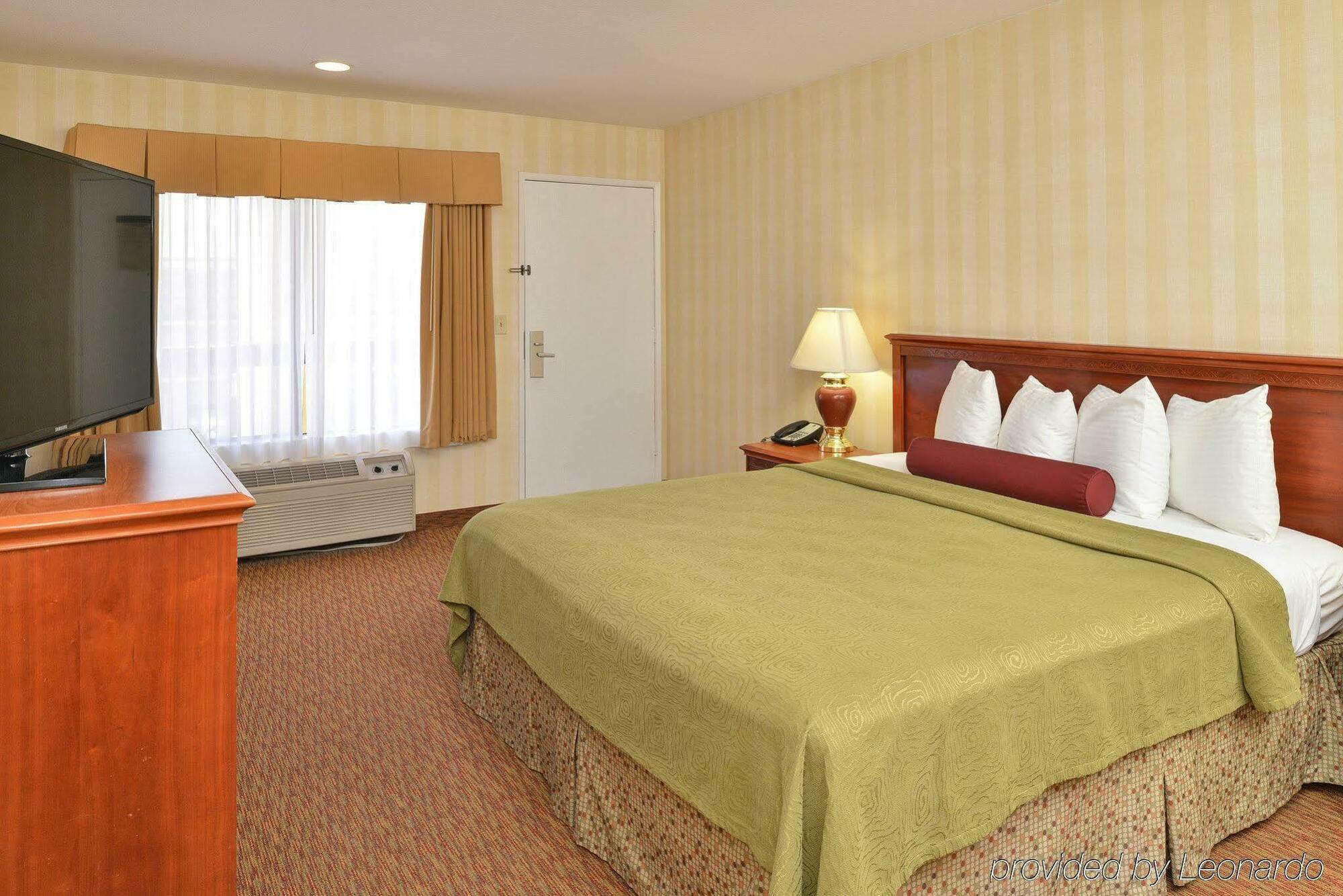 Best Western Plus Raffles Inn & Suites Anaheim Exteriér fotografie