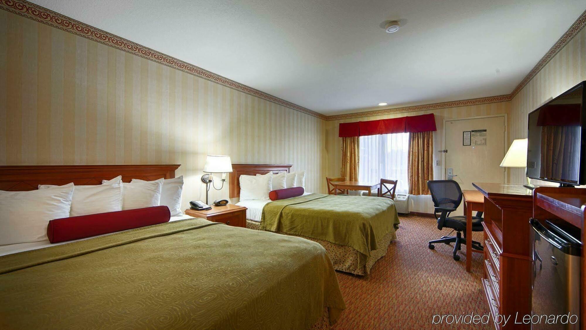 Best Western Plus Raffles Inn & Suites Anaheim Exteriér fotografie